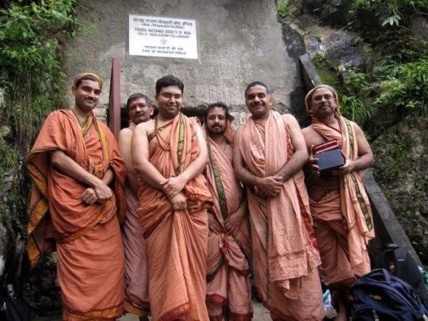 Dwarahat Village Farmstay- Babaji'S Cave Екстериор снимка